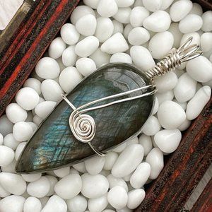 Labradorite Wire Wrapped Pendant